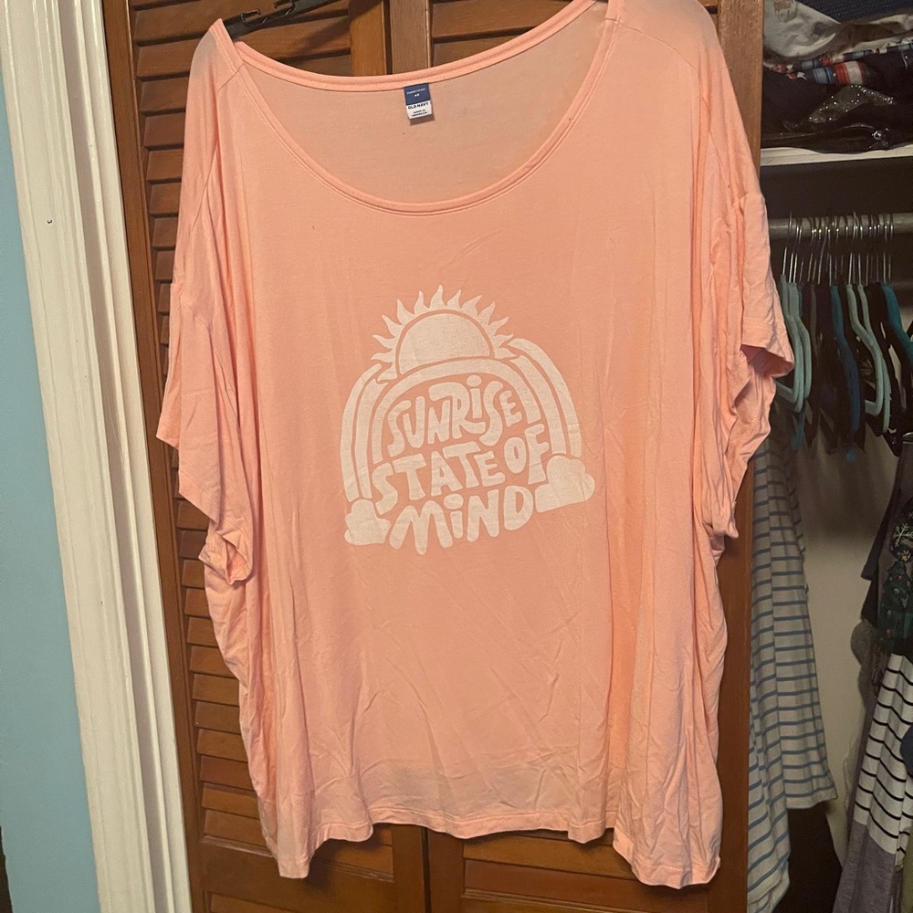Old Navy Pink Graphic Women's Tee